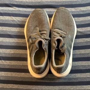 Mens size 10.5 adidas shoes